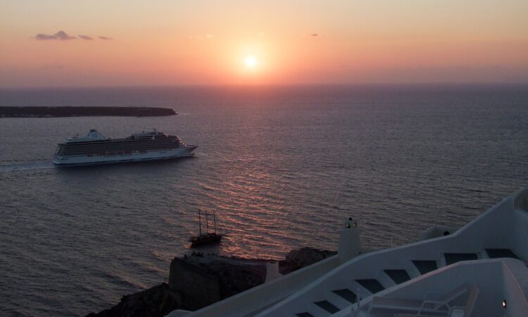 Cruise-freepixabayfotos-sunset-645315_1920