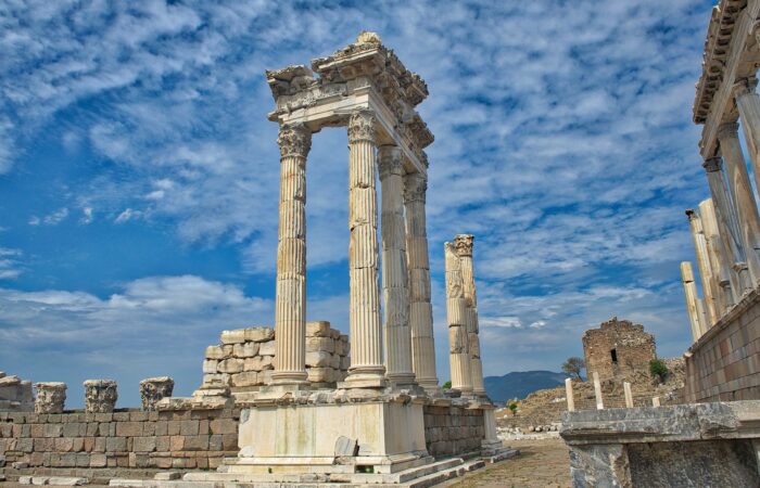 Pergamon-Bergama-Turkey-freepixabayfoto-archeology-2008035_1920