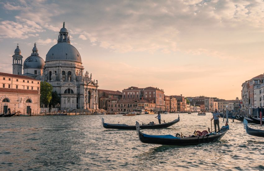 Venice-freepixabayfoto-channel-3547224_1920