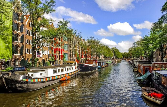 amsterdam-freepixabayfoto-canal-2659062_1920