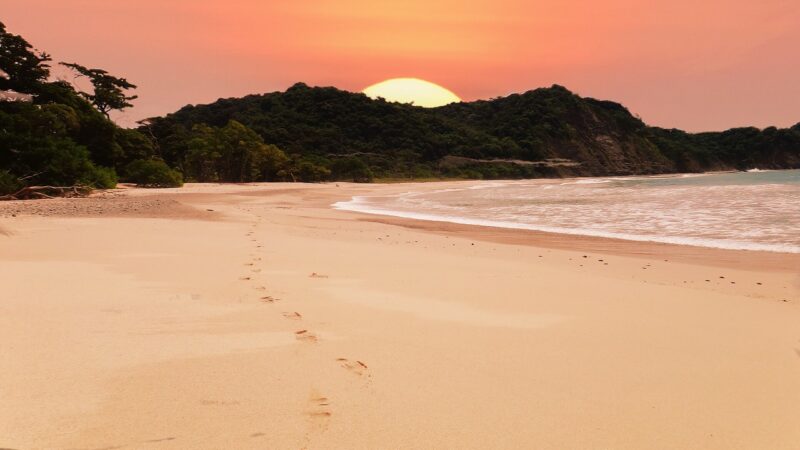 Costa-Rica-freepixabayfoto-beach-gf654bd518_1280