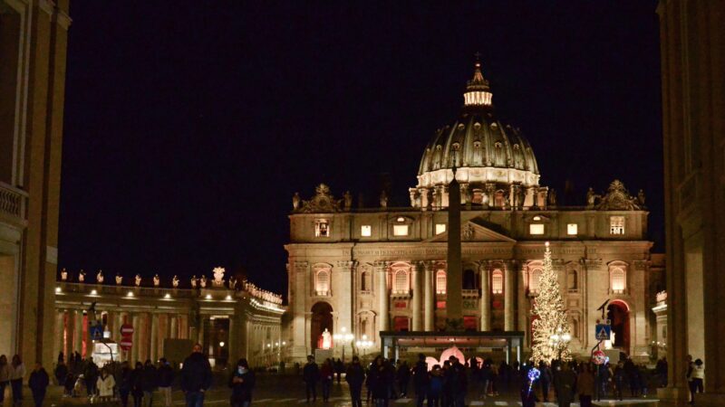 Rome-Christmas-freeunsplashfoto-lale-najera-wrOo6adgTIM-unsplash